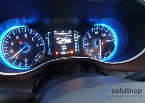 2017 Chrysler Pacifica Touring z USA, uszkodzony, nr VIN 2C4RC1DG0HR711968